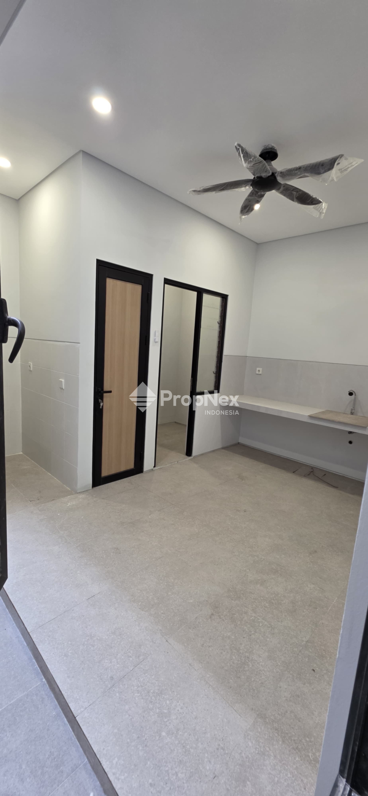 DIJUAL RUMAH SUTOREJO PRIMA BARU GRESS MINIMALIS 2LT 4KT KENJERAN PAKUWON CITY — foto 9