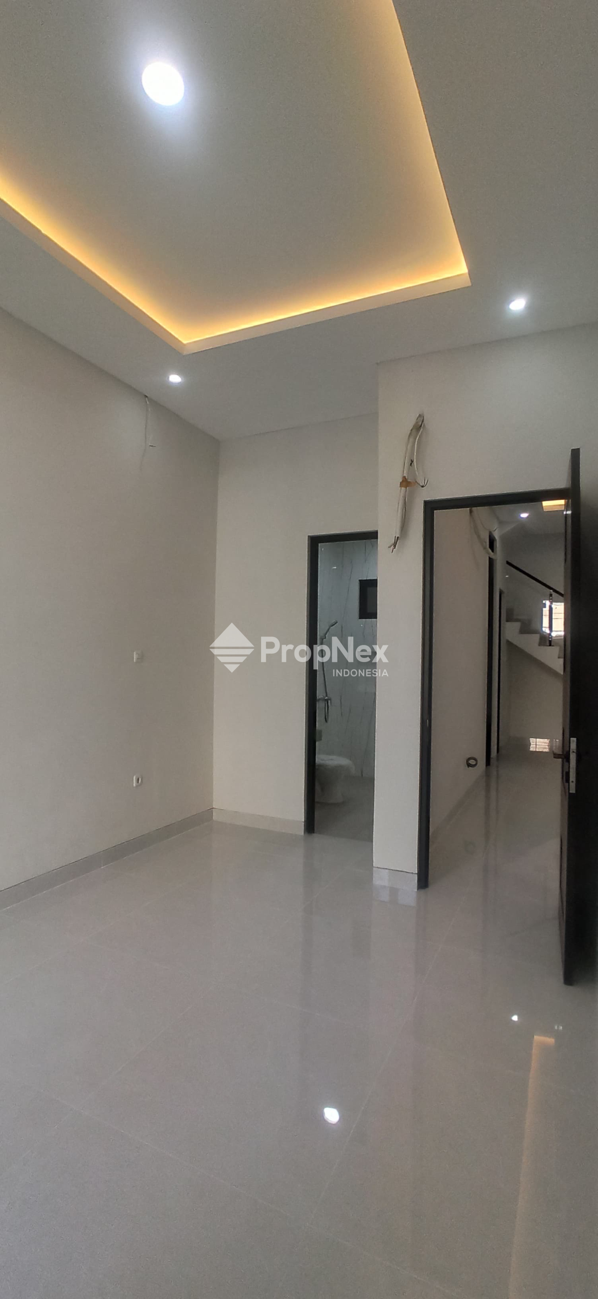 DIJUAL RUMAH MOCA VRBANA DIAN ISTANA 2LT 3KT DEKAT TOL PAKUWON MALL — foto 4