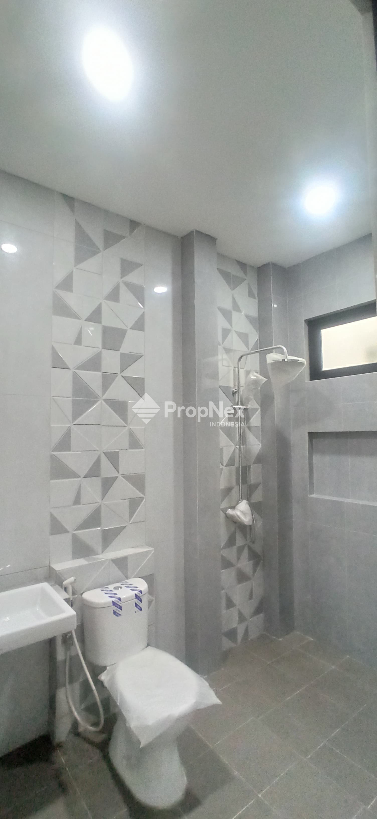 DIJUAL RUMAH MOCA VRBANA DIAN ISTANA 2LT 3KT DEKAT TOL PAKUWON MALL — foto 6