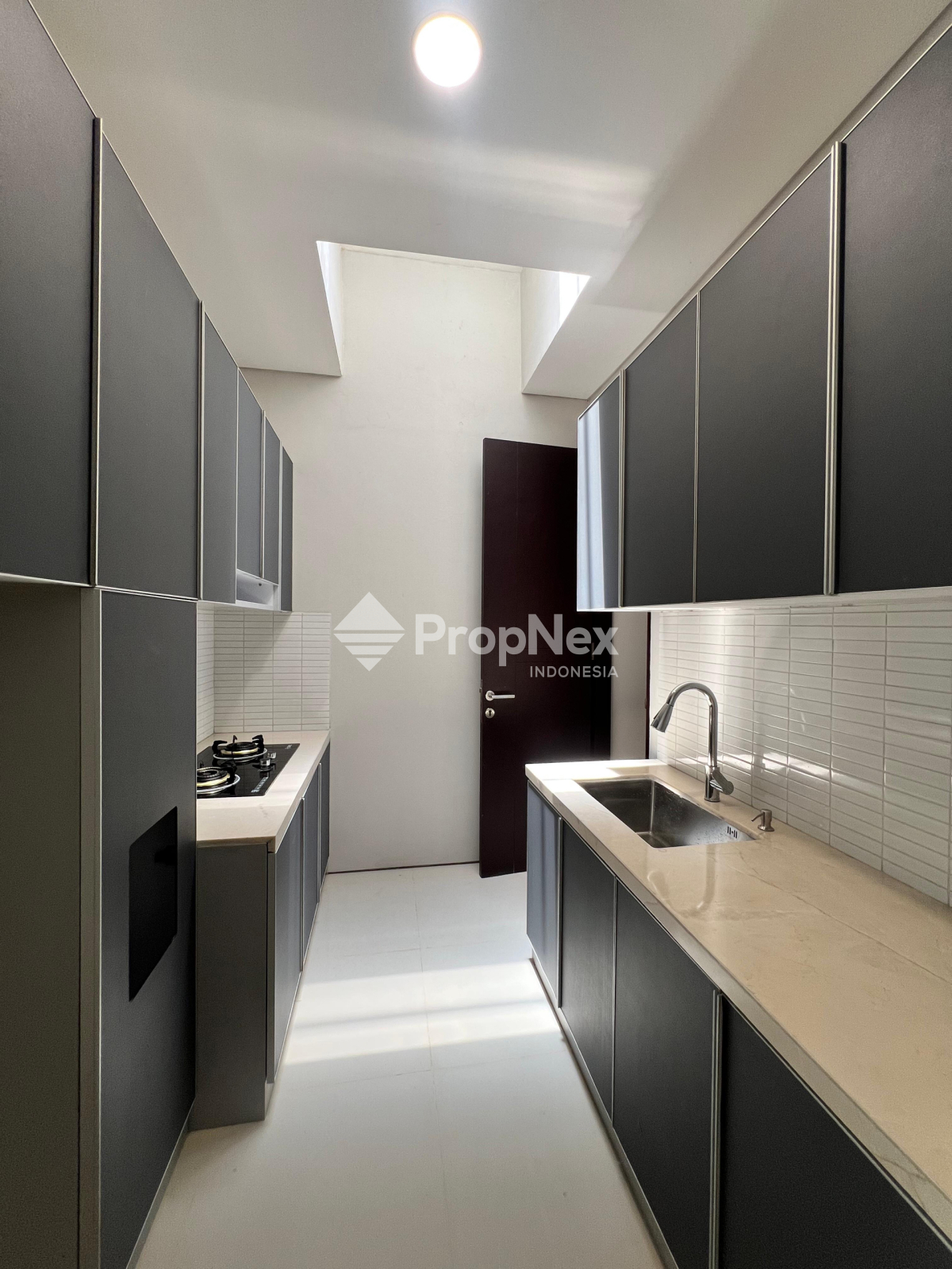 DIJUAL RUMAH MOCA VRBANA DIAN ISTANA SEMI FURNISH 3KT 2LT DEKAT TOL — foto 2