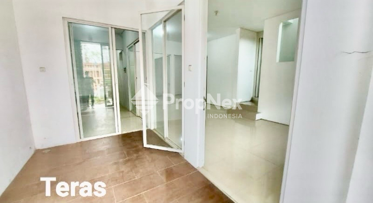 DIJUAL RUMAH GREENWICH ROYAL RESIDENCE 2LT 3KT WIYUNG DEKAT TOL PAKUWON — foto 3