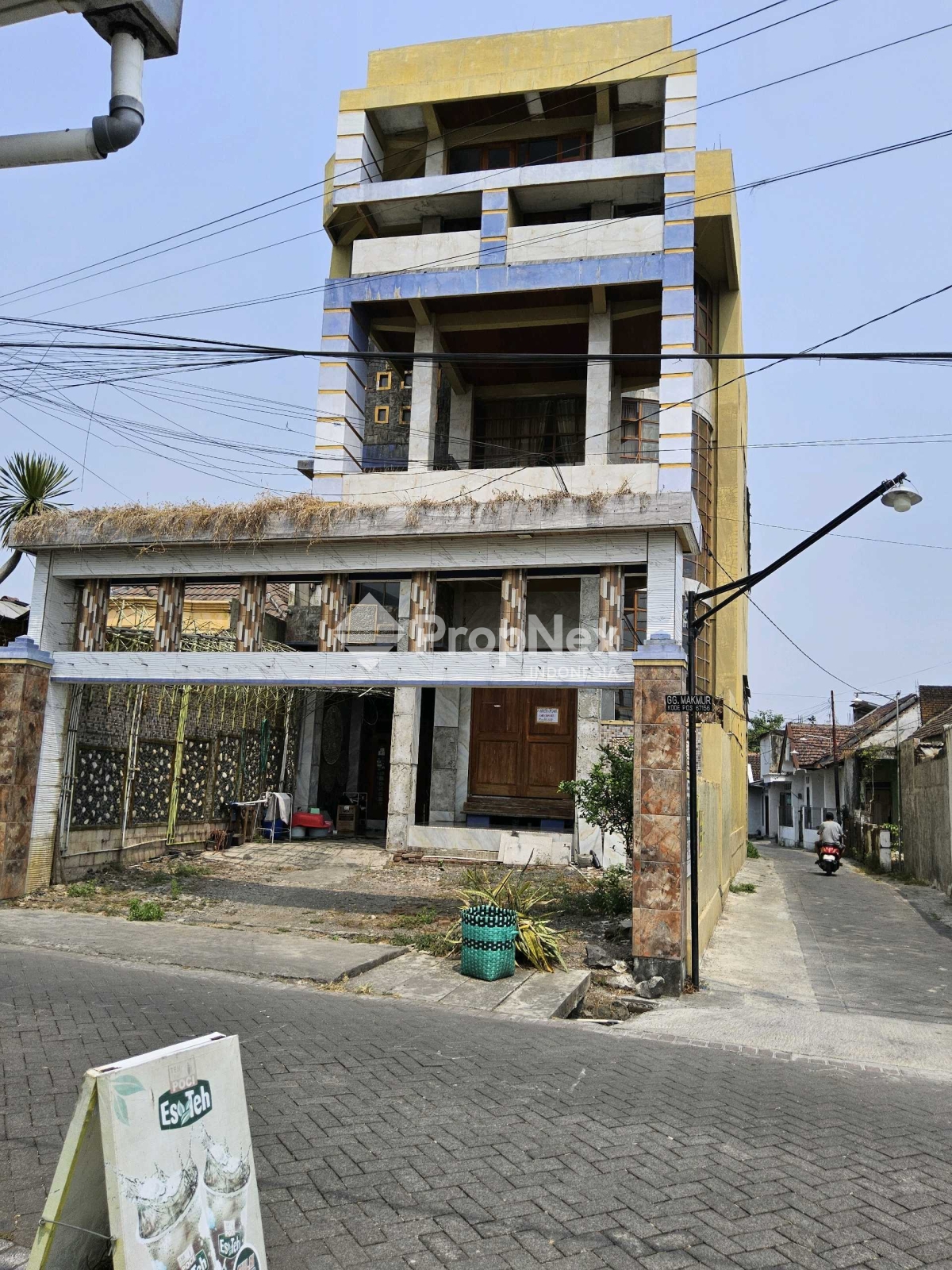 Rumah Etnik Kayu Petungasri Pandaan