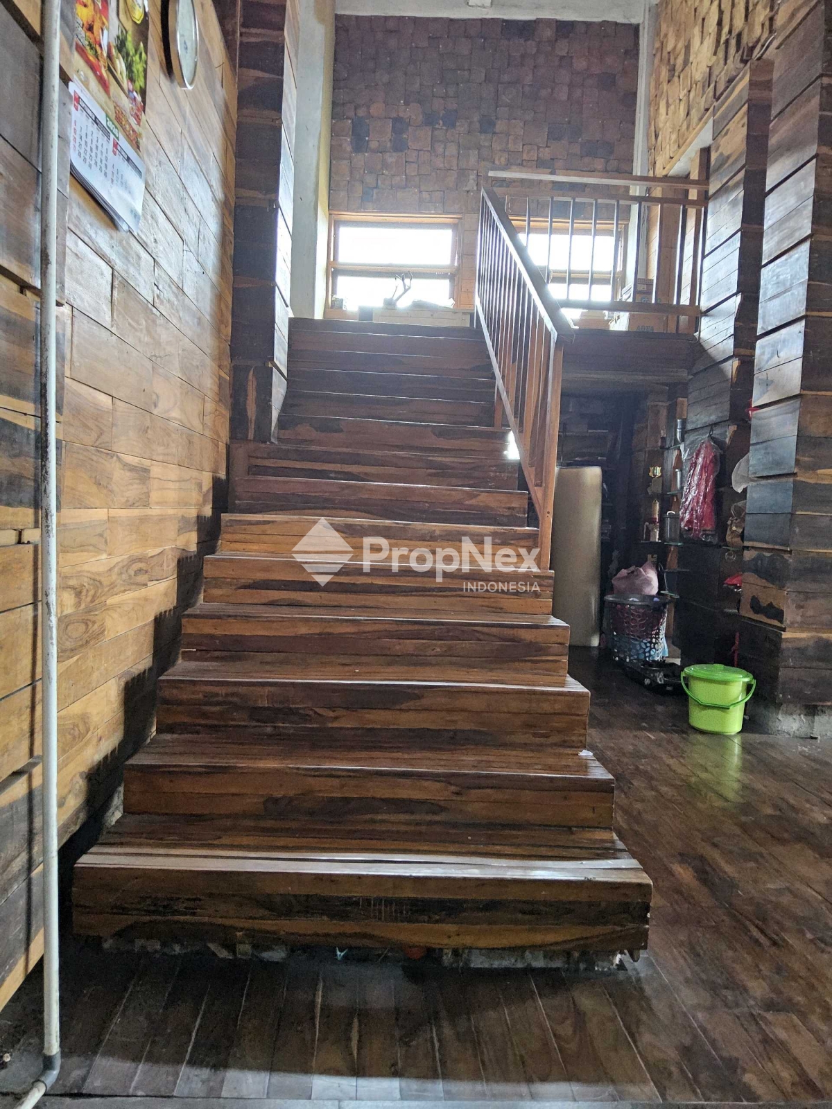Rumah Etnik Kayu Petungasri Pandaan — foto 5