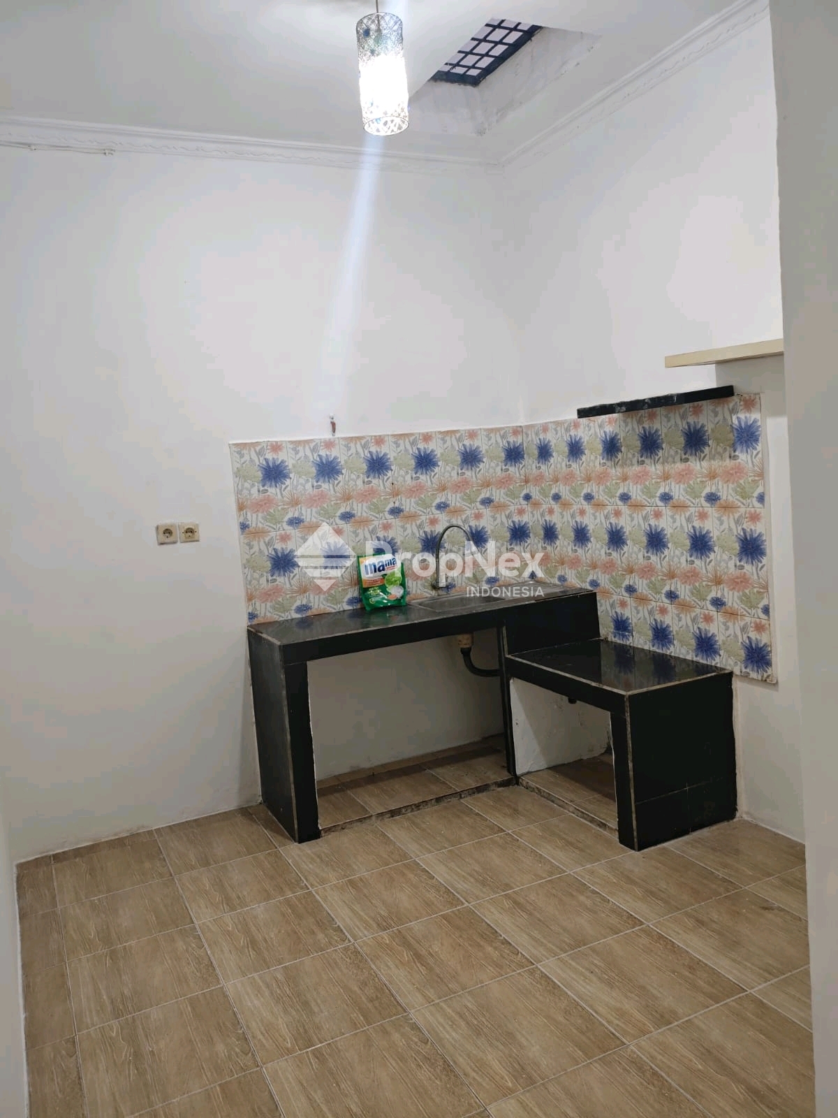 DISEWAKAN RUMAH DI PARK ROYAL REGENCY BUDURAN SIDOARJO — foto 5
