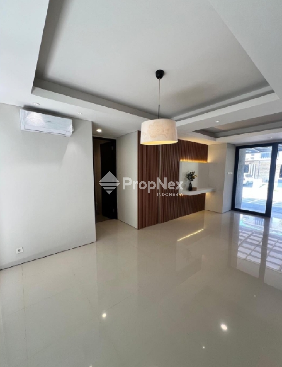 Rumah New Minimalis 2 Lt Mocca Vrbana Dian Istana  Surabaya Barat — foto 3