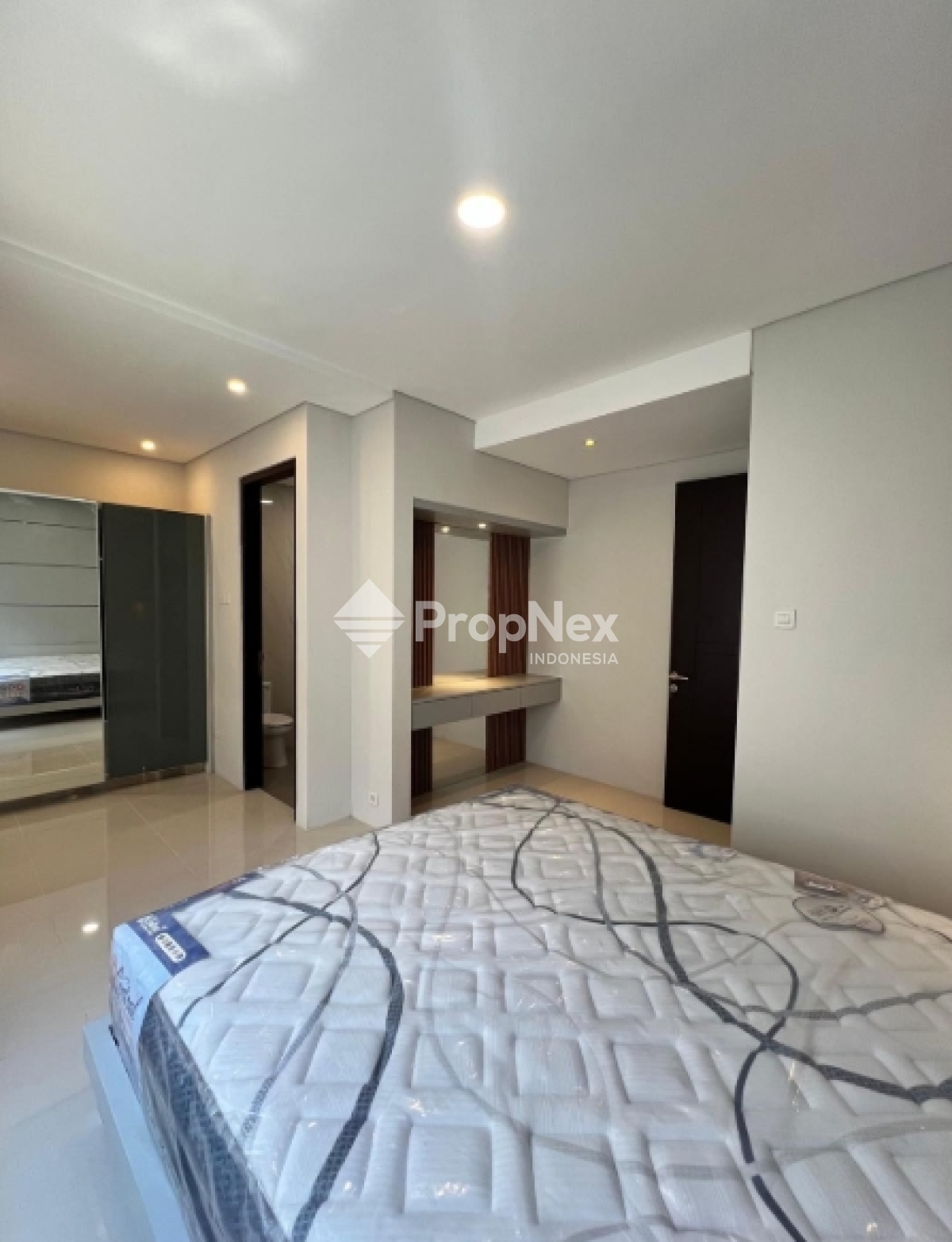 Rumah New Minimalis 2 Lt Mocca Vrbana Dian Istana  Surabaya Barat — foto 10