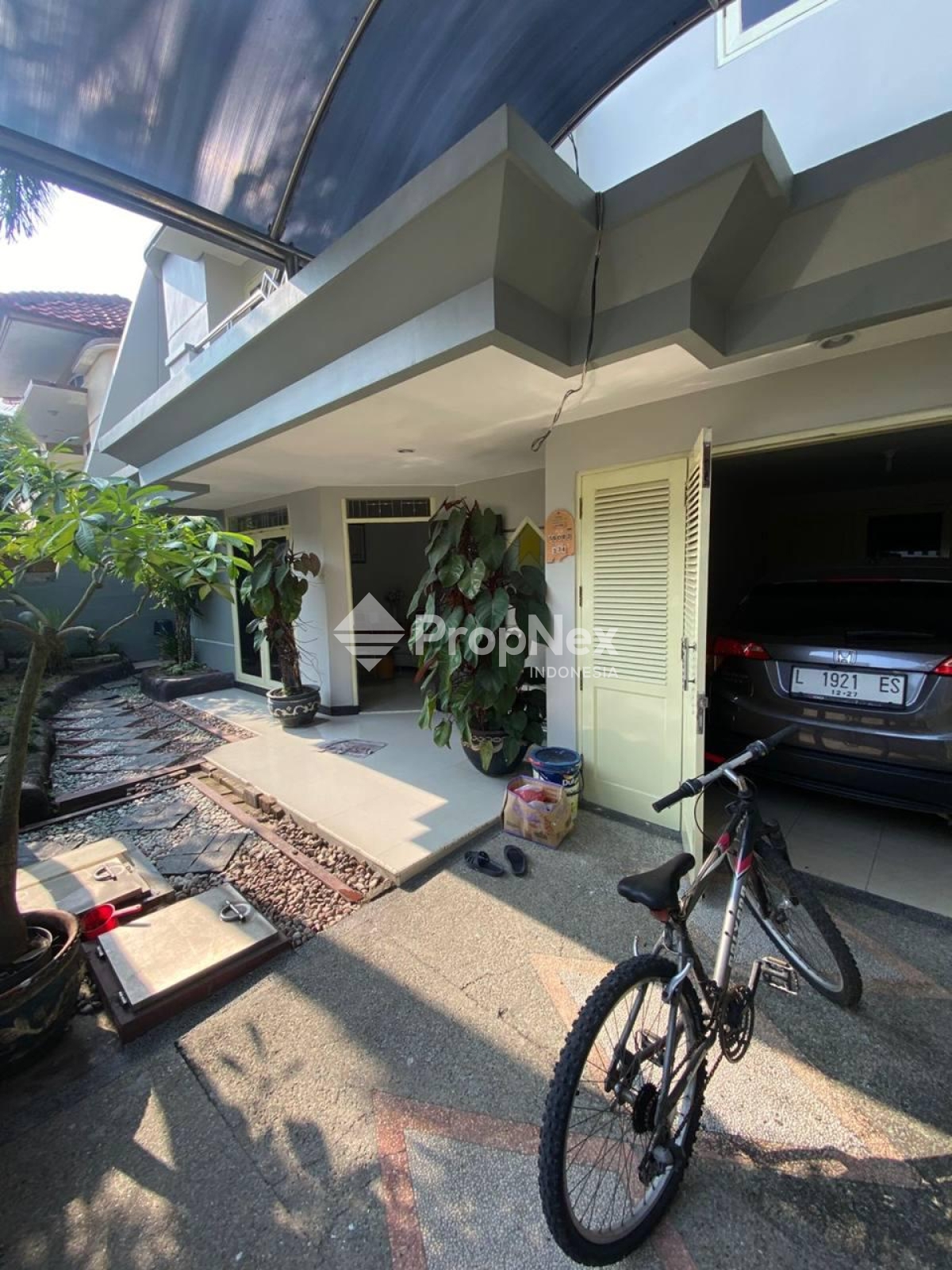 Rumah 2 Lantai Bagus Furnished SHM di Mulyosari Siap Huni — foto 5