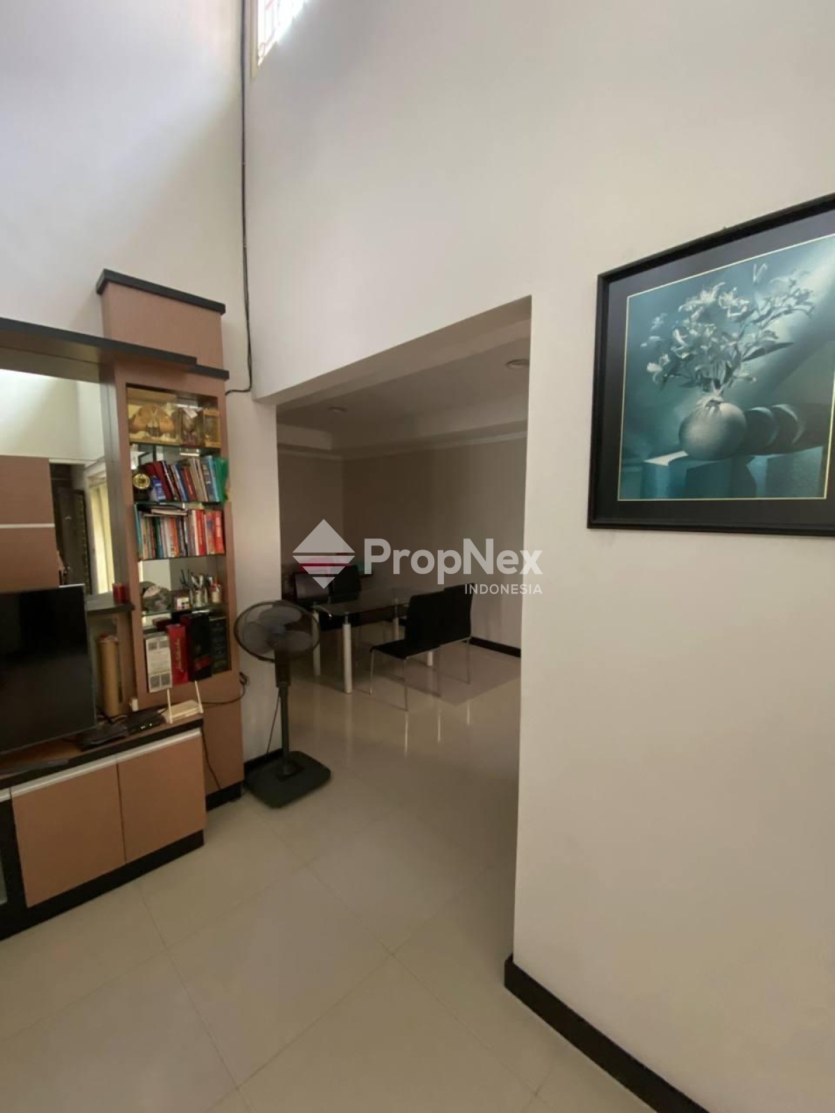 Rumah 2 Lantai Bagus Furnished SHM di Mulyosari Siap Huni — foto 7