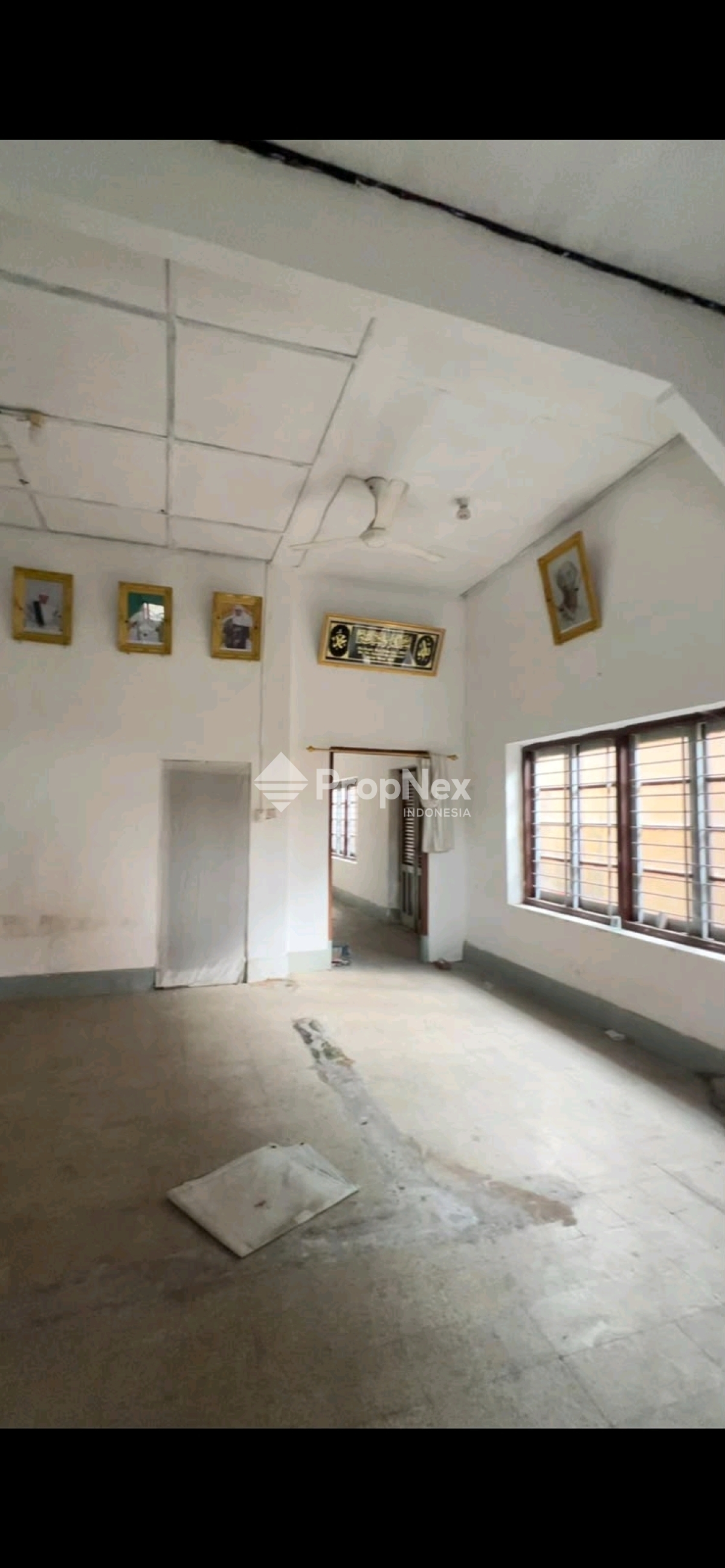 Rumah EX-Kost Strategis Surabaya 337m2 Siap Investasi — foto 3