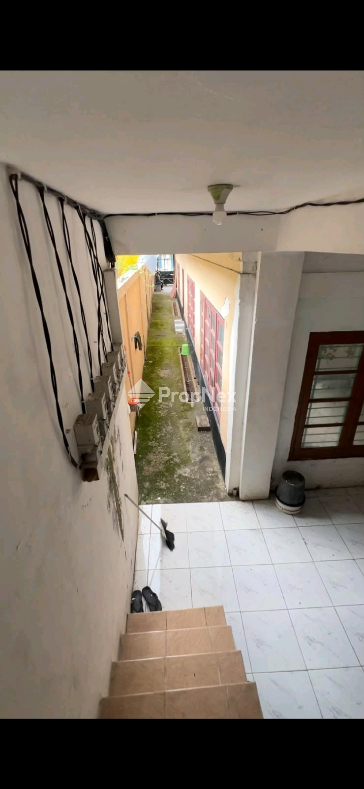 Rumah EX-Kost Strategis Surabaya 337m2 Siap Investasi — foto 8