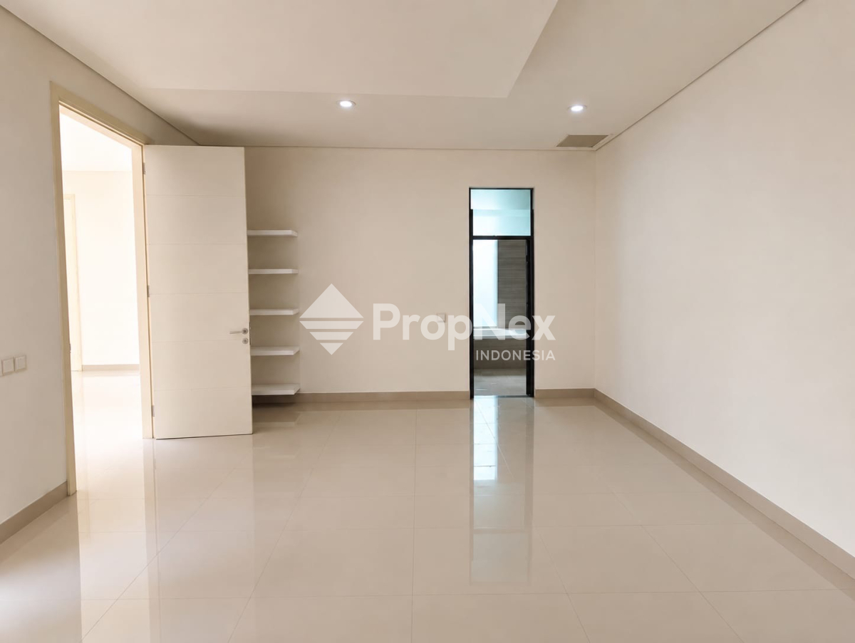 Rumah Surabaya Barat Full Renovasi — foto 9