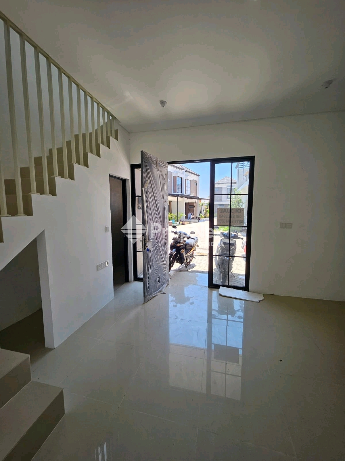 Rumah Gres Regency One East Point — foto 3