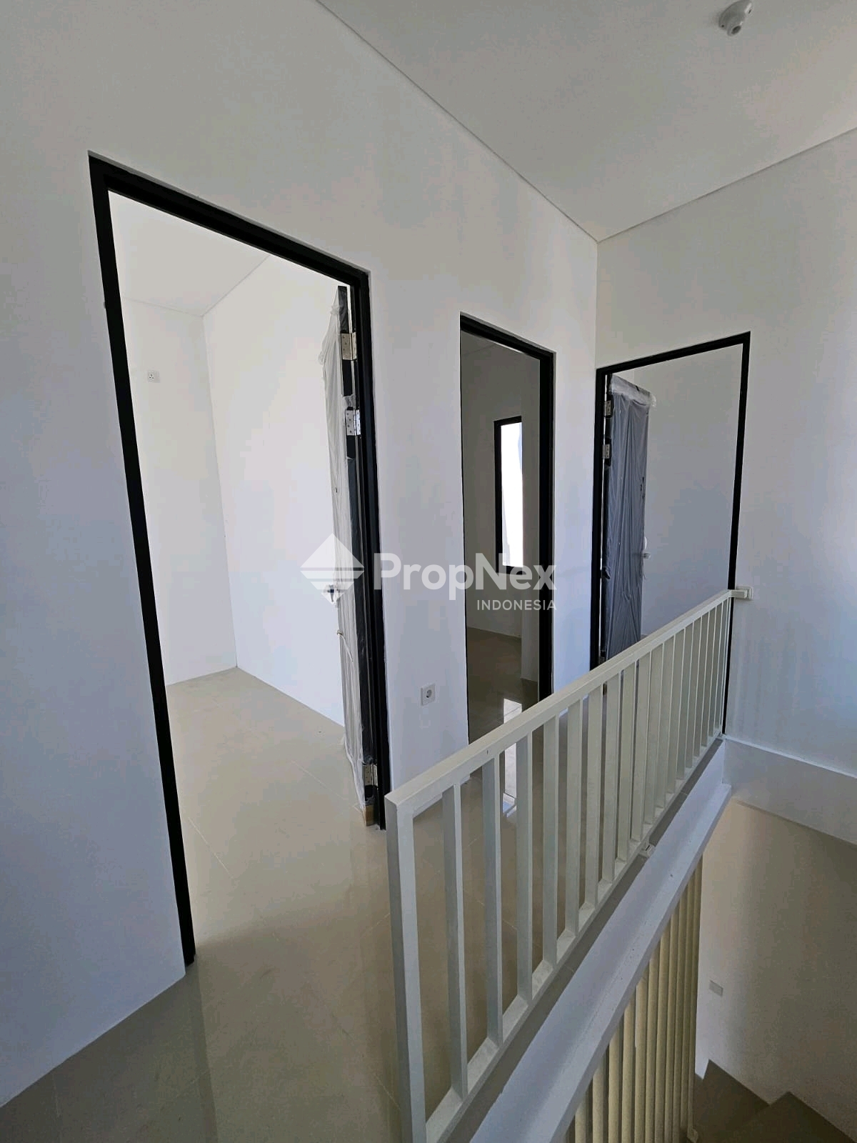 Rumah Gres Regency One East Point — foto 6