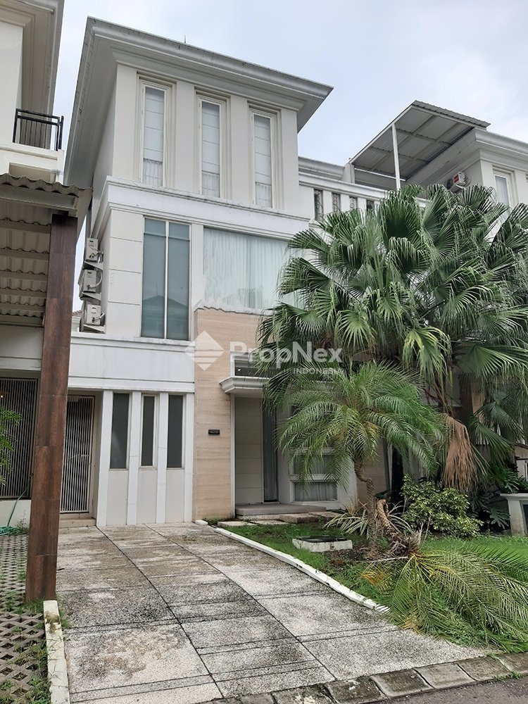 Ritz Emassy - Pakuwon Indah