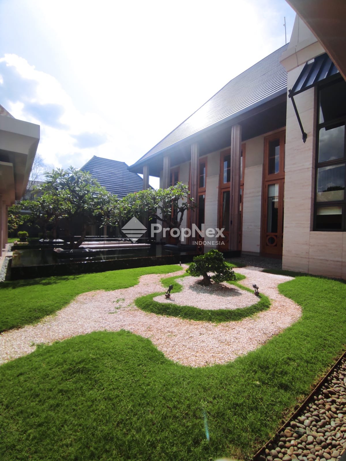 Rumah Elit Semarang Atas — foto 4