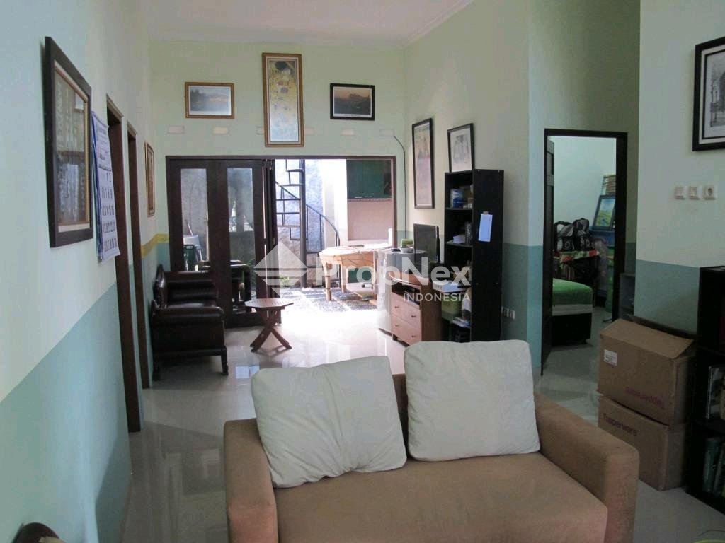 Pesona Regency Kav E Biru.Trihanggo