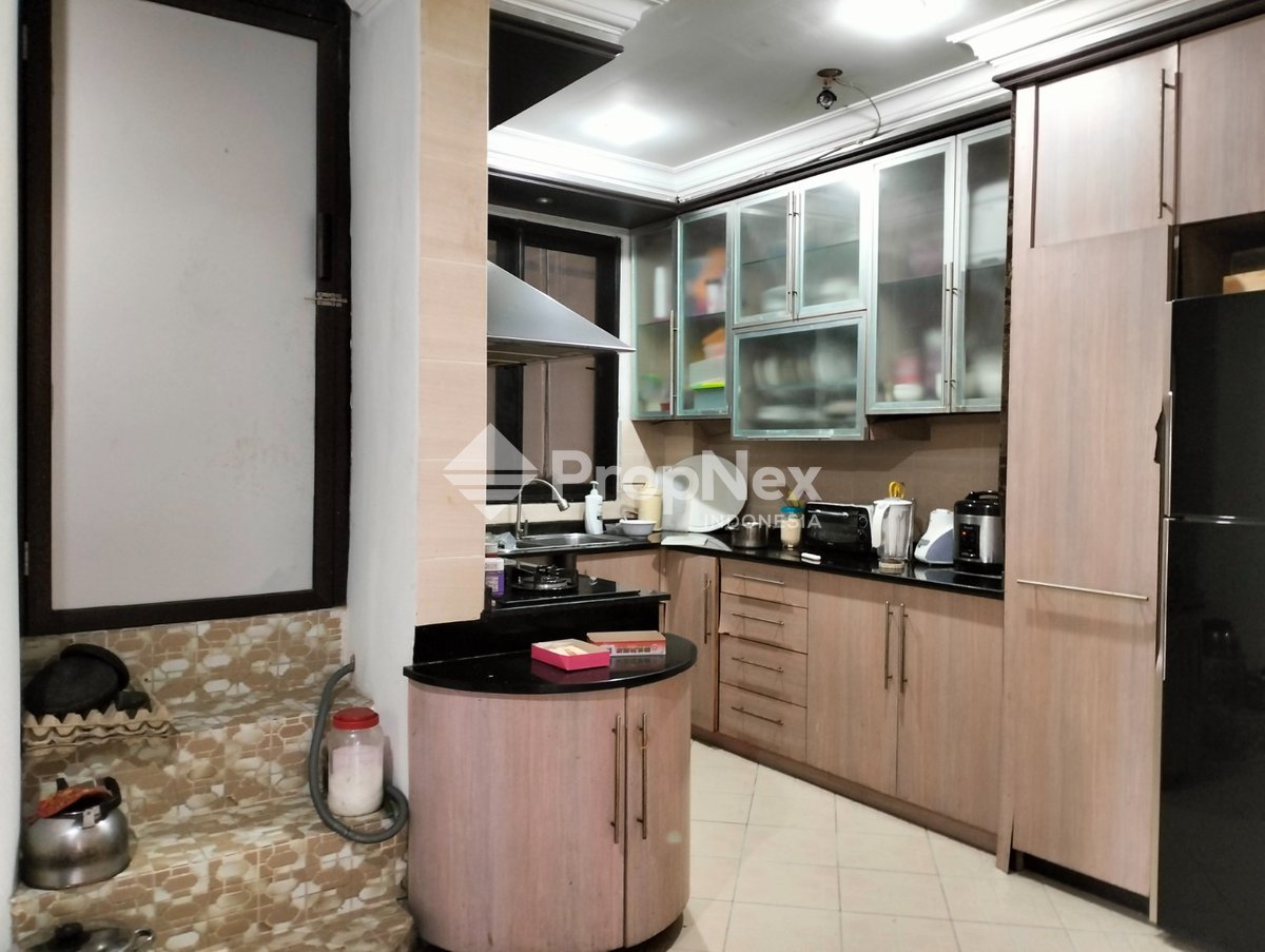 Ruko Showroom Komersial Lokasi Prime Balikpapan Kota — foto 3