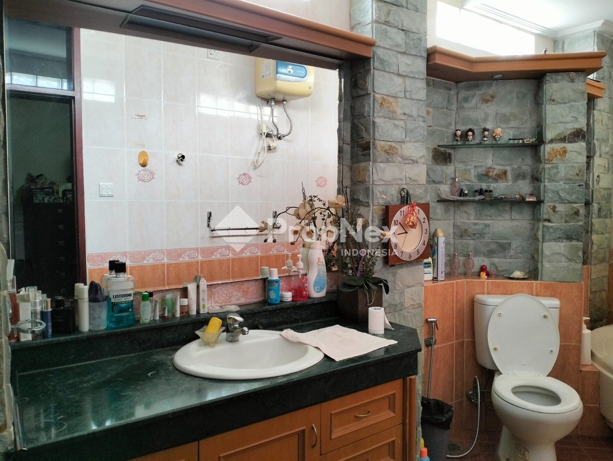 Ruko Showroom Komersial Lokasi Prime Balikpapan Kota — foto 6