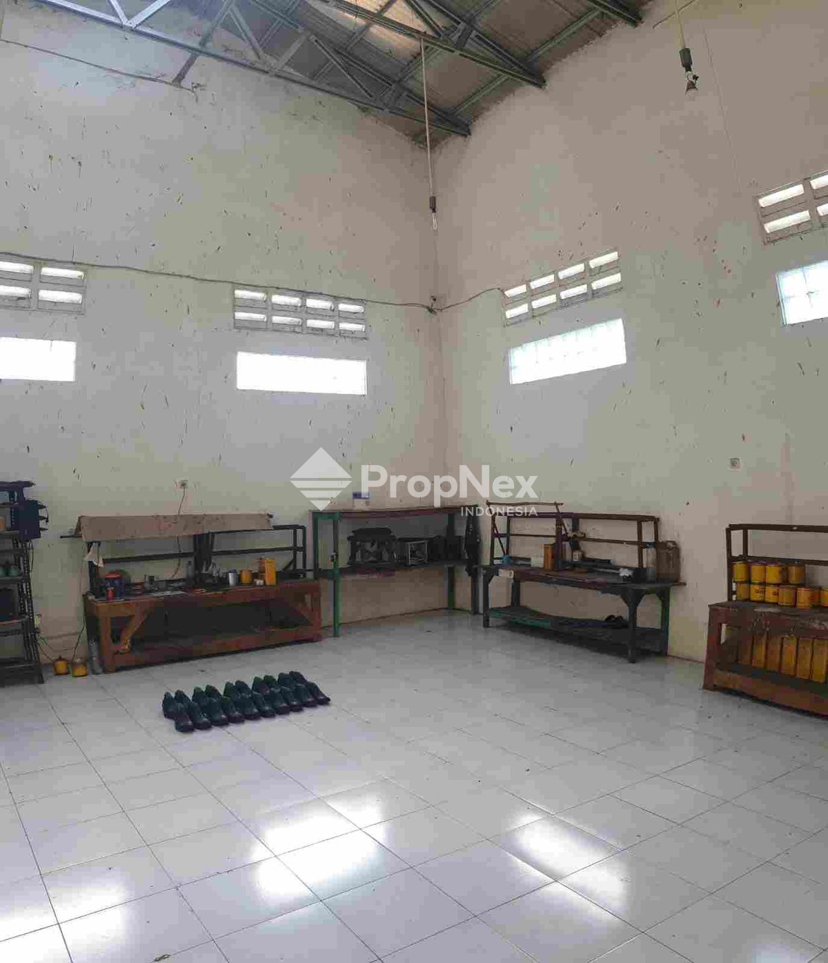 BANGUNAN KOMERSIAL Kuwung Magersari Mojokerto — foto 6