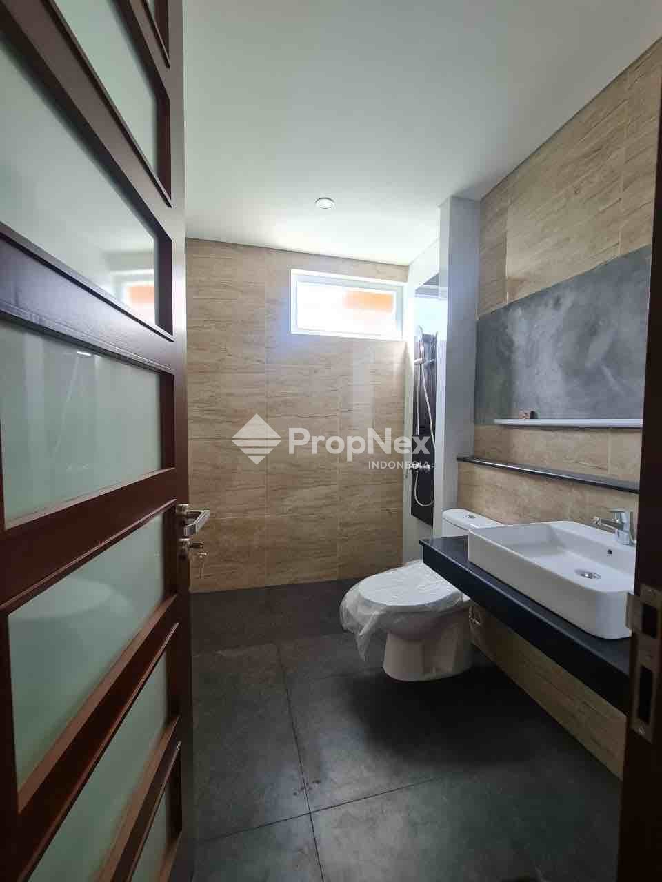 Rumah Strategis di Jak.Bar — foto 2