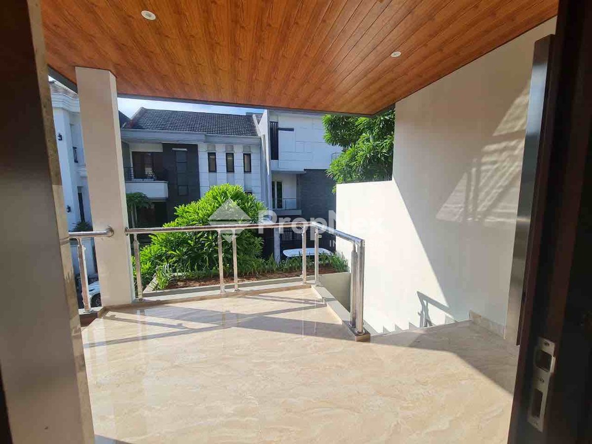 Rumah Strategis di Jak.Bar — foto 3
