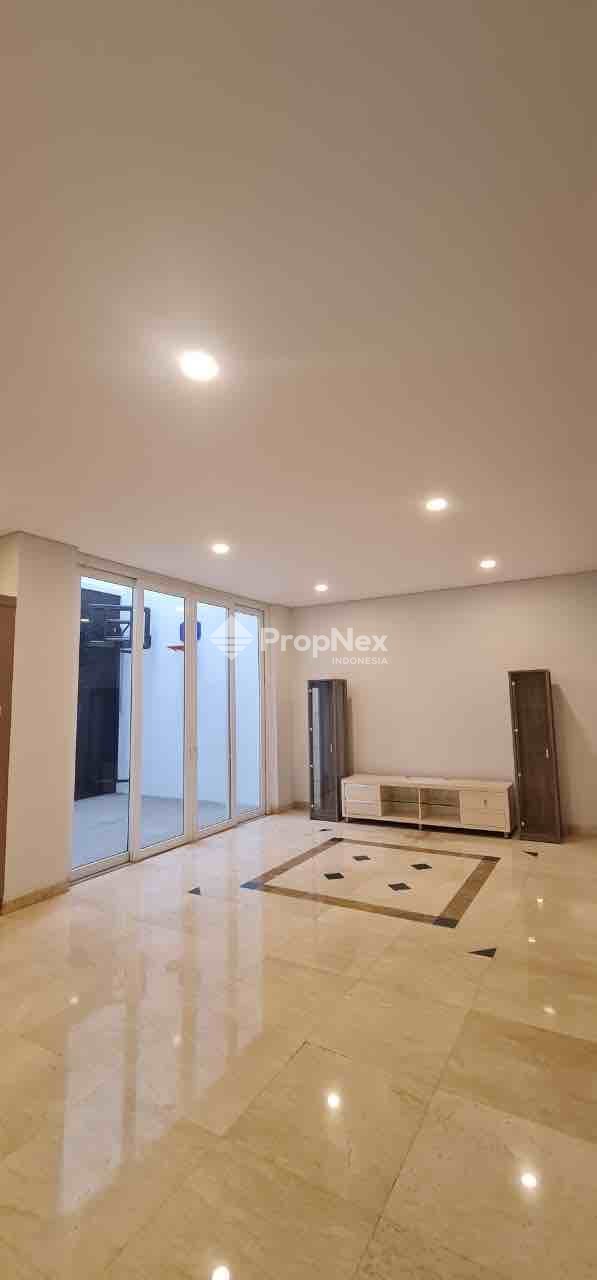 Disewa Rumah Mewah Permata Buana — foto 2