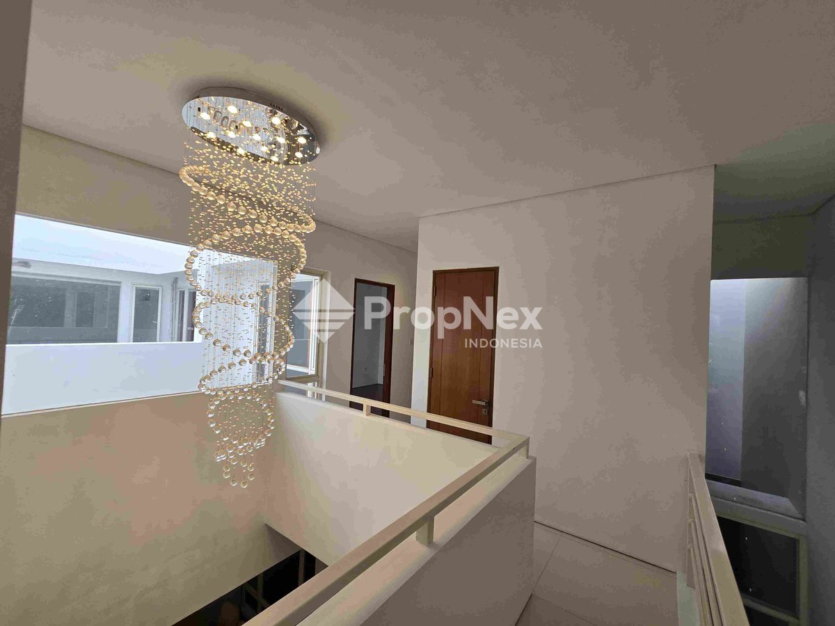 FOREST MANSION WIYUNG FURNISH CANTIK — foto 2