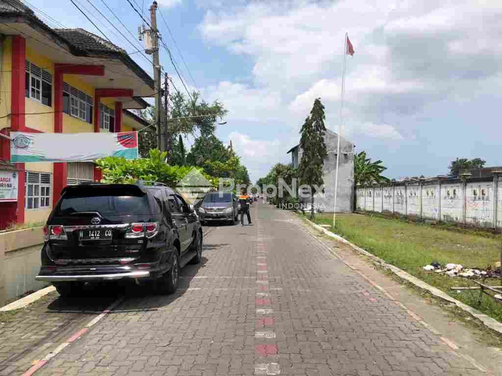 GEDUNG — foto 2