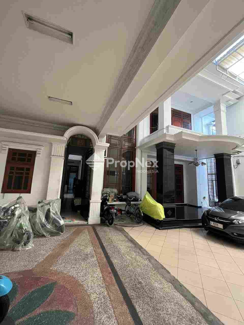 Rumah Tengah Kota Surabaya — foto 3