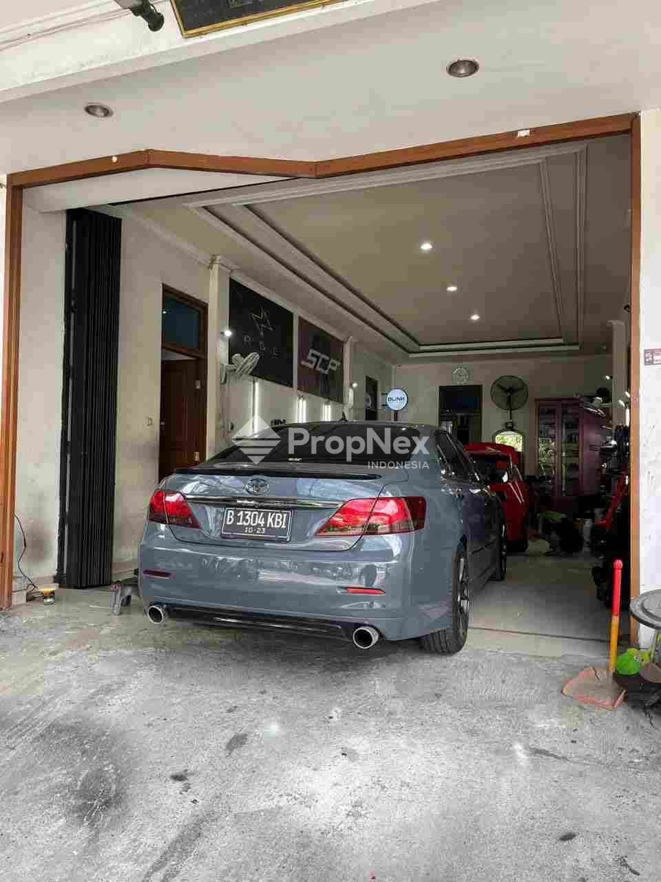 Rumah Tengah Kota Surabaya — foto 6