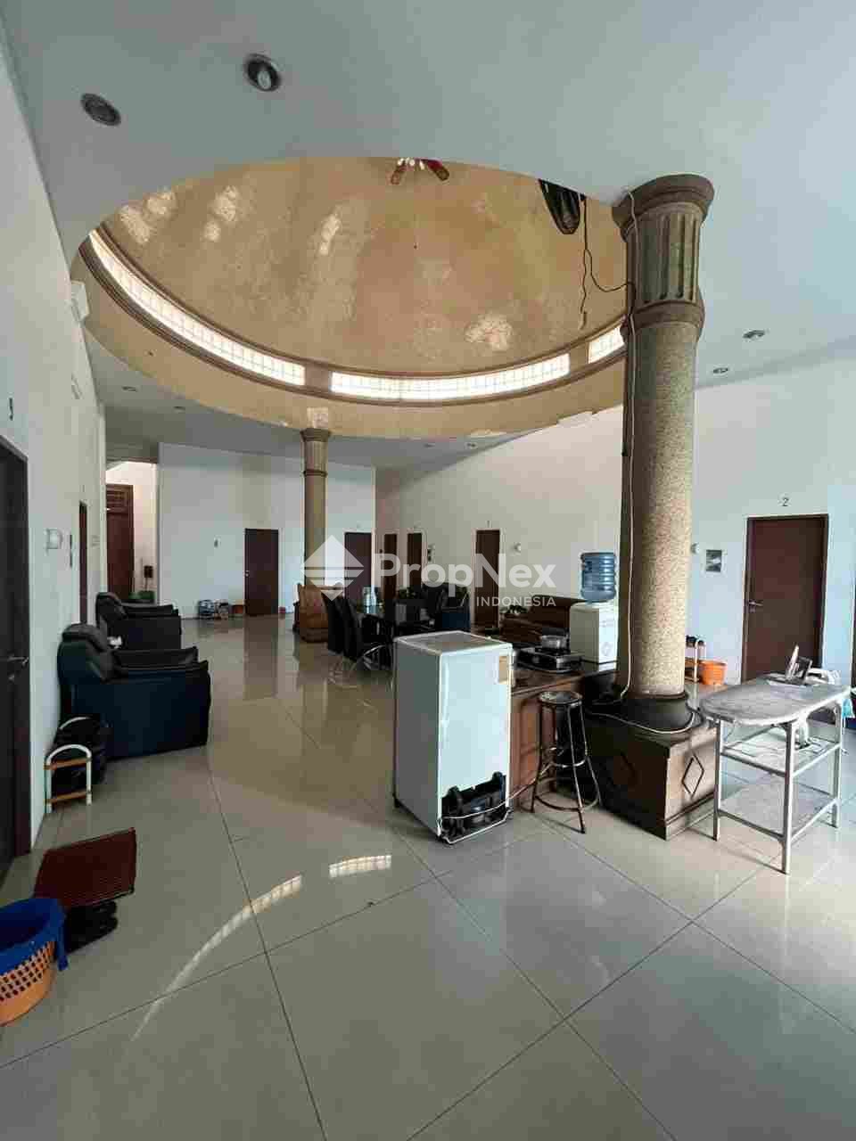 Rumah Tengah Kota Surabaya — foto 9