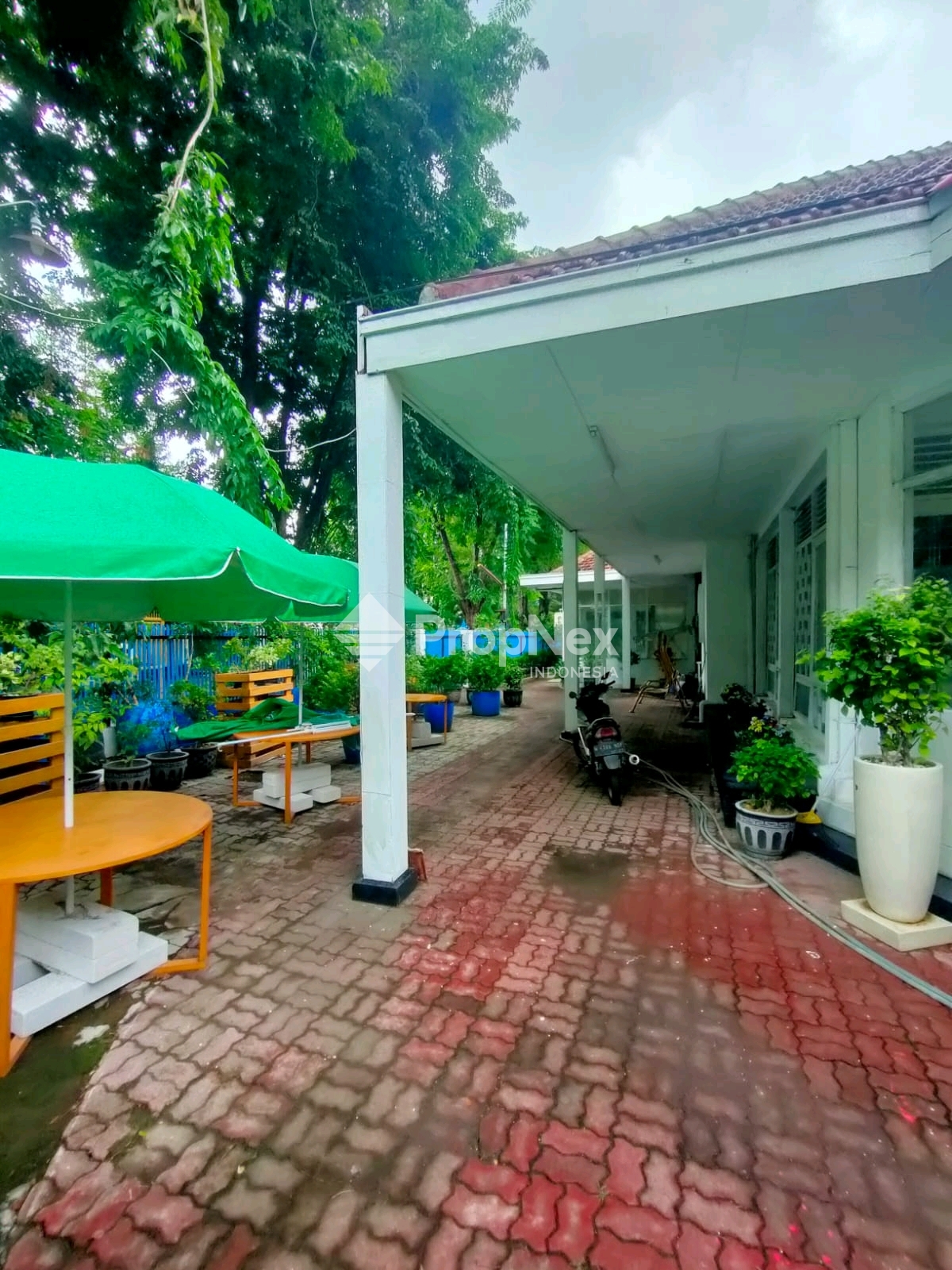 dijual rumah usaha tengah kota jakgung suprapto — foto 2