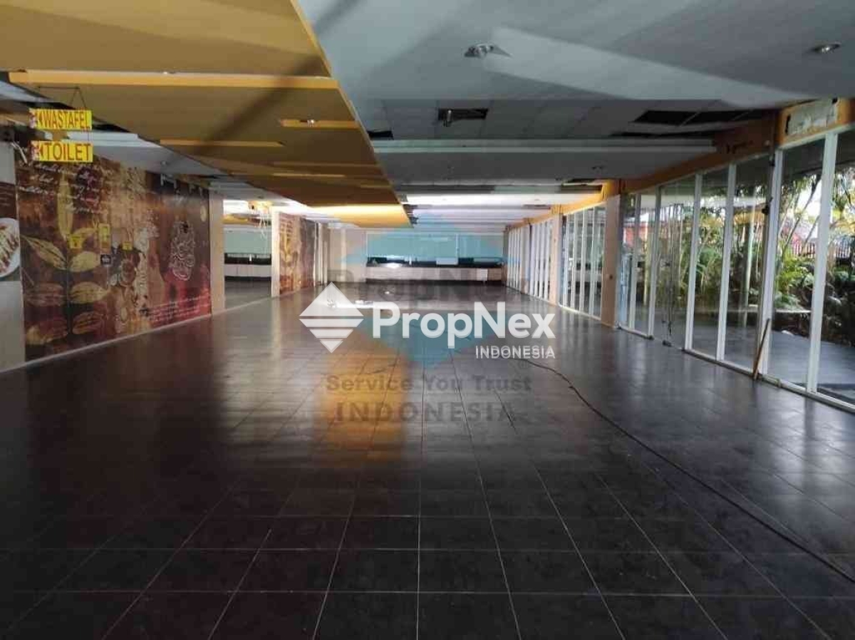 Bangunan Komersial Pusat Kota Surabaya — foto 5