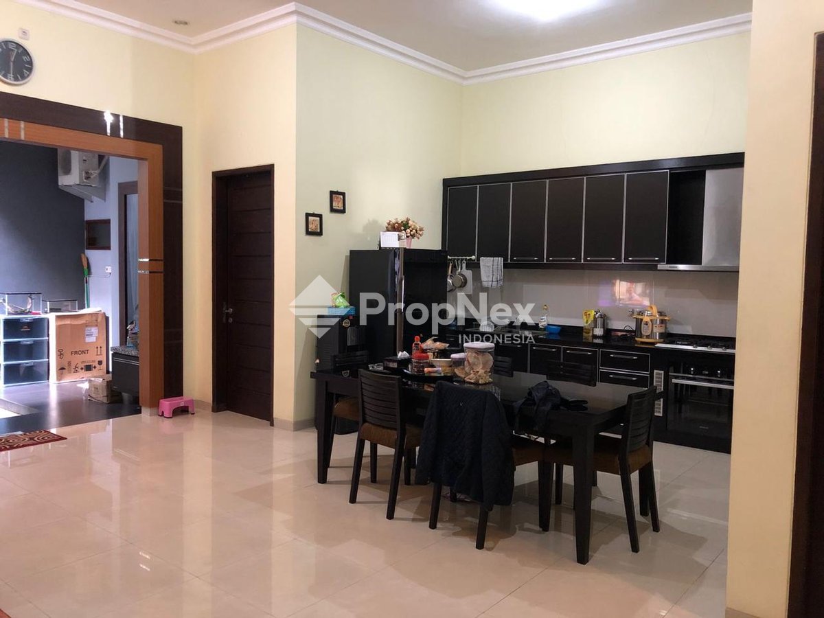 Rumah siap huni Mewah Malang — foto 4