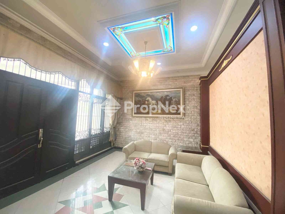 Rumah MEDITERANIA Modern GRAHA FAMILI — foto 2