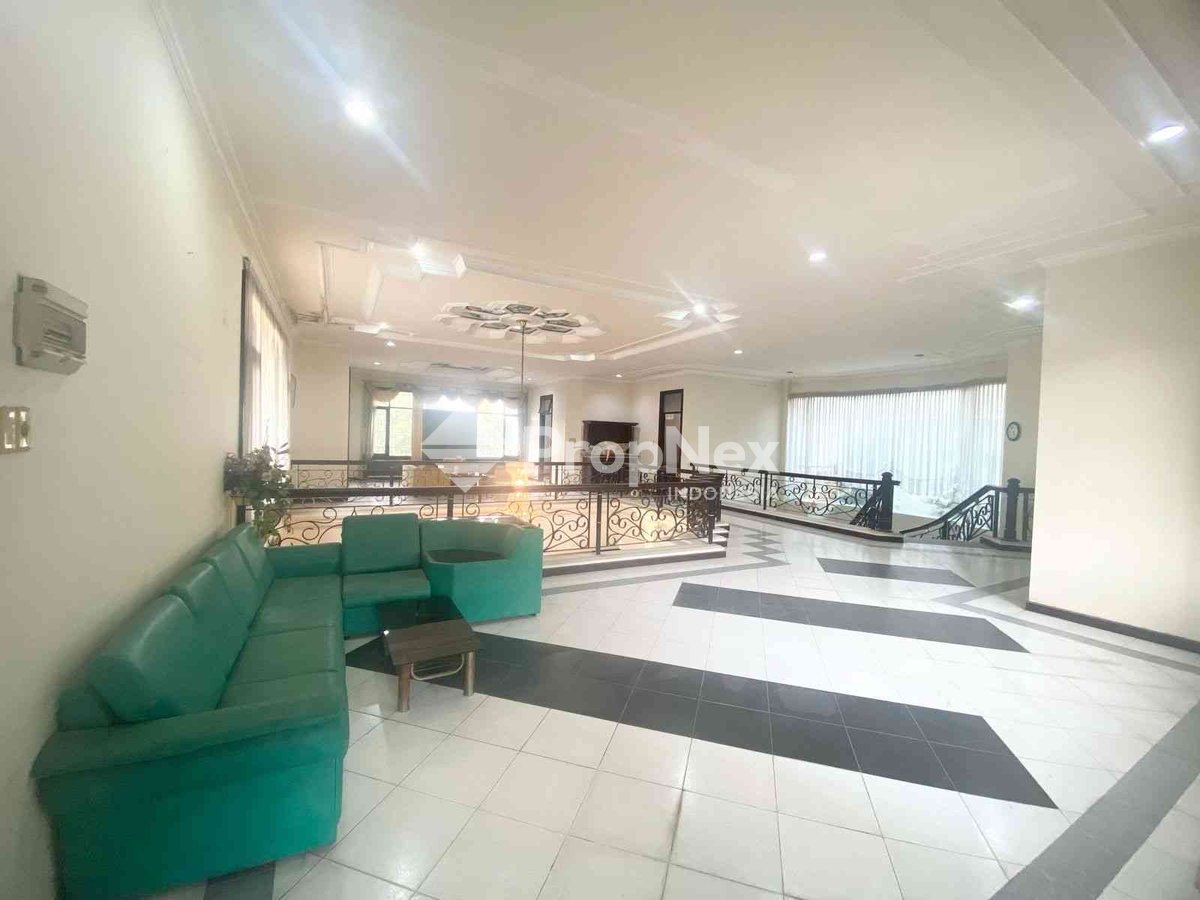Rumah MEDITERANIA Modern GRAHA FAMILI — foto 6