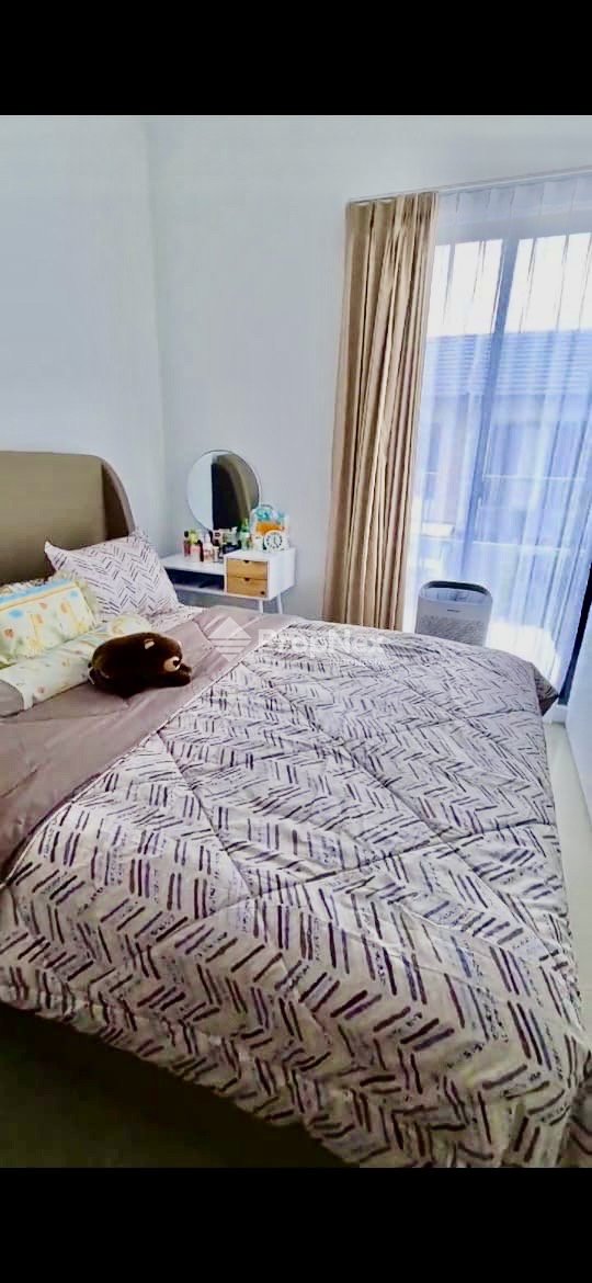 DIJUAL RUMAH ROYAL RESIDENCE OAKWOOD 2LT FURNISH BAGUS — foto 6