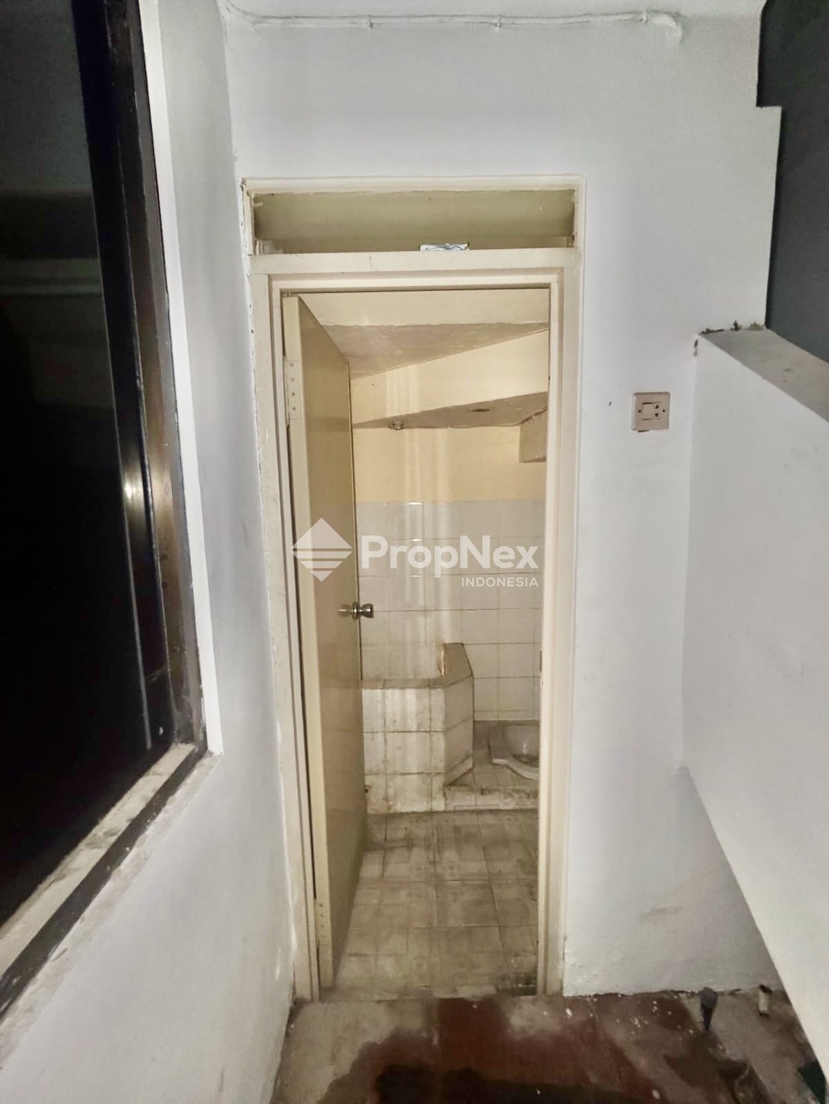 DIJUAL RUKO BUNTARAN GANDENG BELAKANG MIE GACOAN MANUKAN MARGOMULYO — foto 5