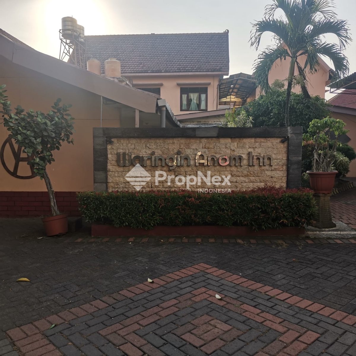 Hotel dan Rumah Lawang dijual