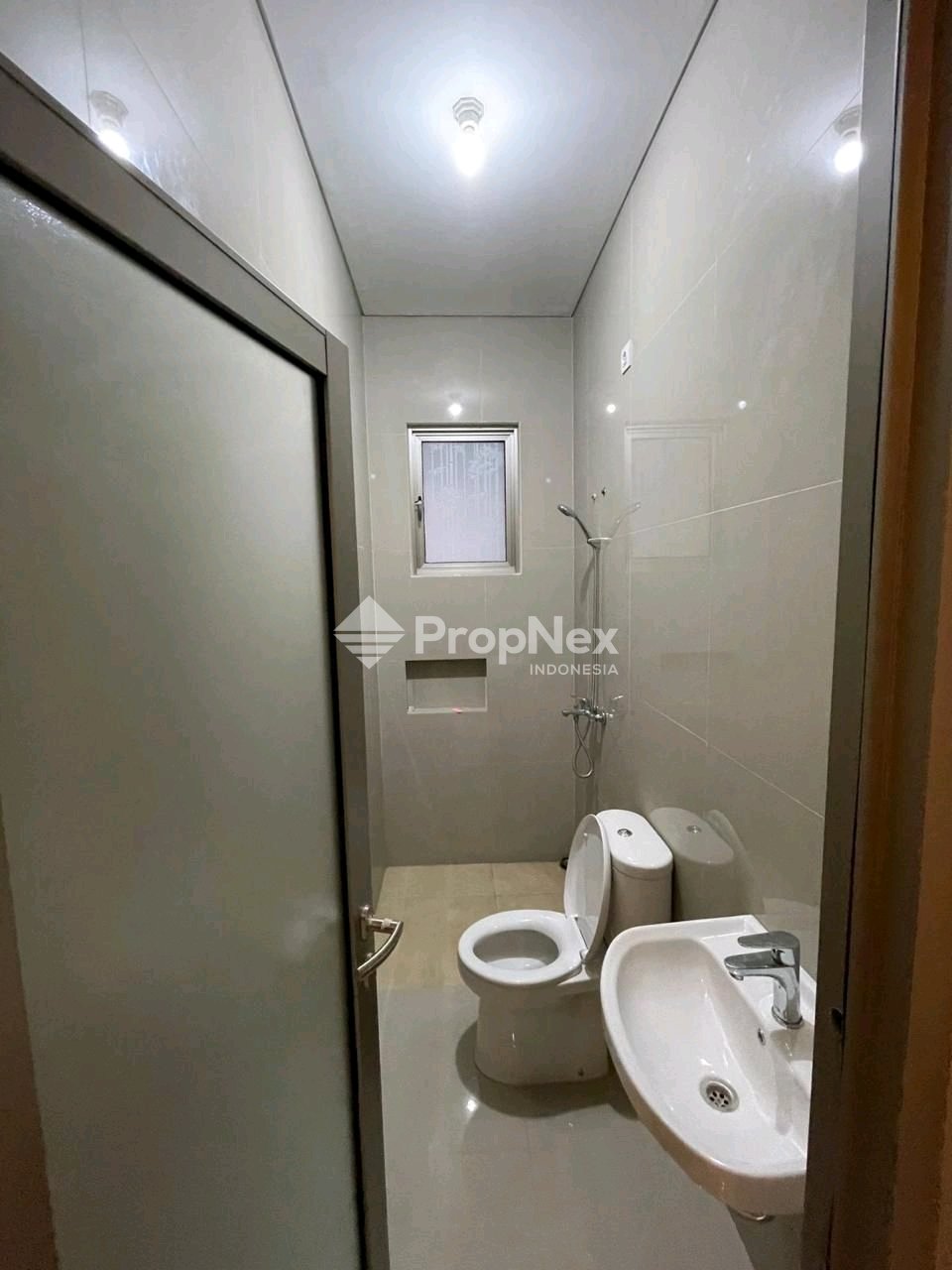 dijual rumah Greenland menganti — foto 6