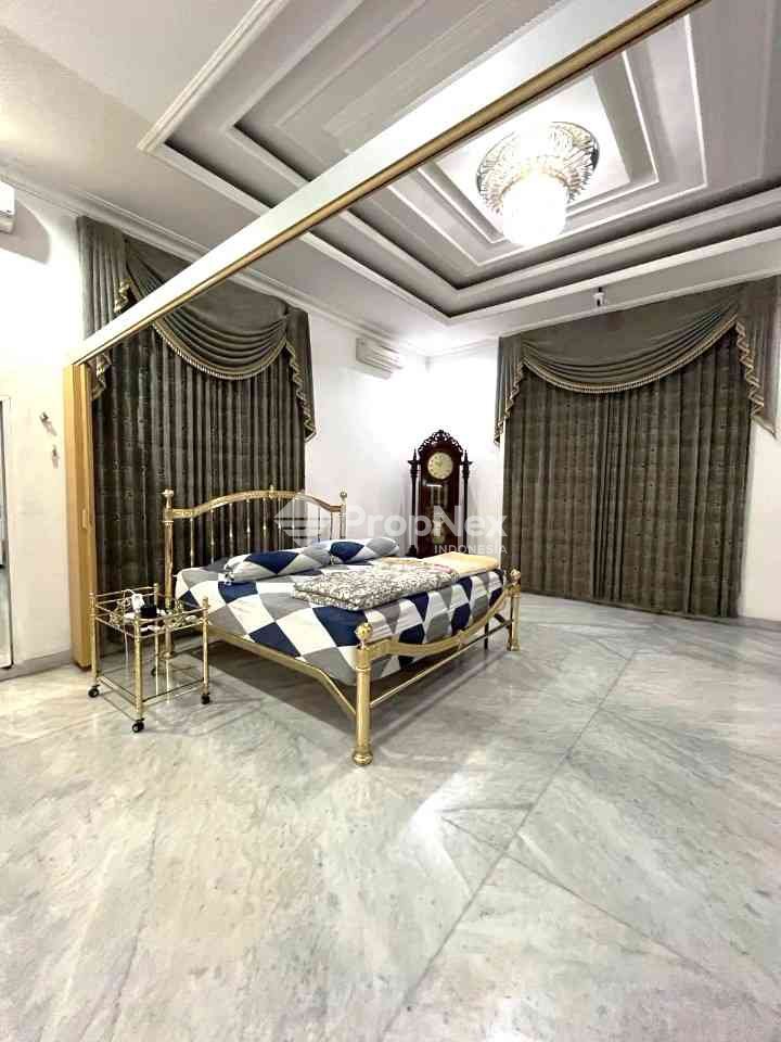rumah mewah FULL MARMER area komersial Surabaya Pusat — foto 2