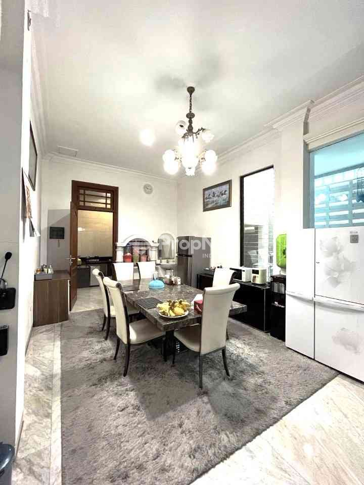 rumah mewah FULL MARMER area komersial Surabaya Pusat — foto 10